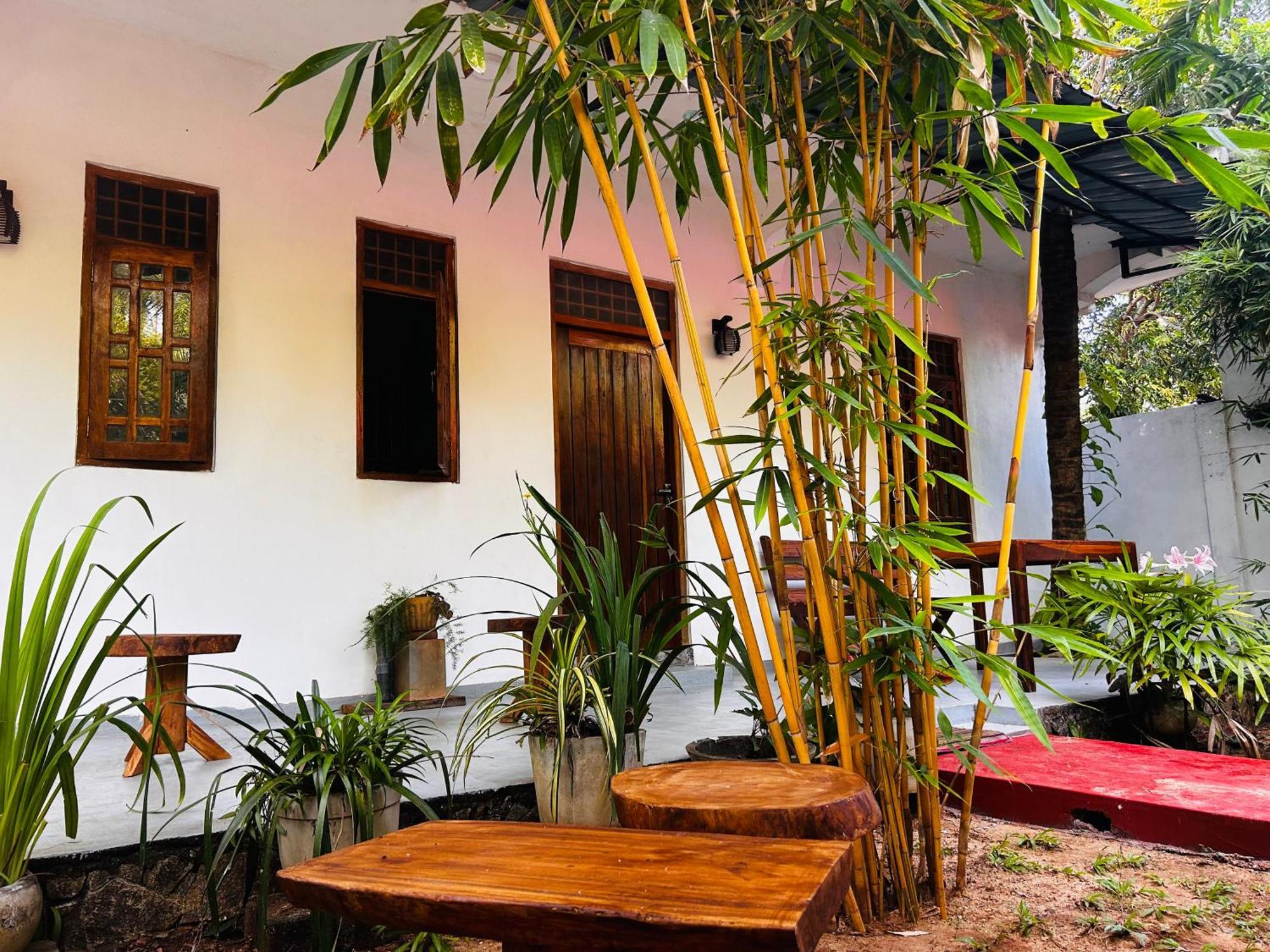 Pearl Bungalow Trincomalee Exterior photo